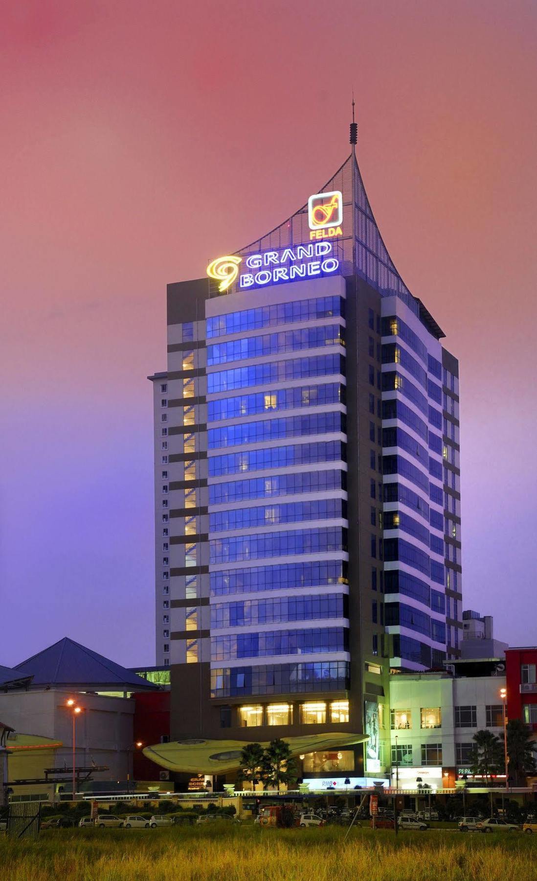 Grand Borneo Hotel Kota Kinabalu Exterior foto