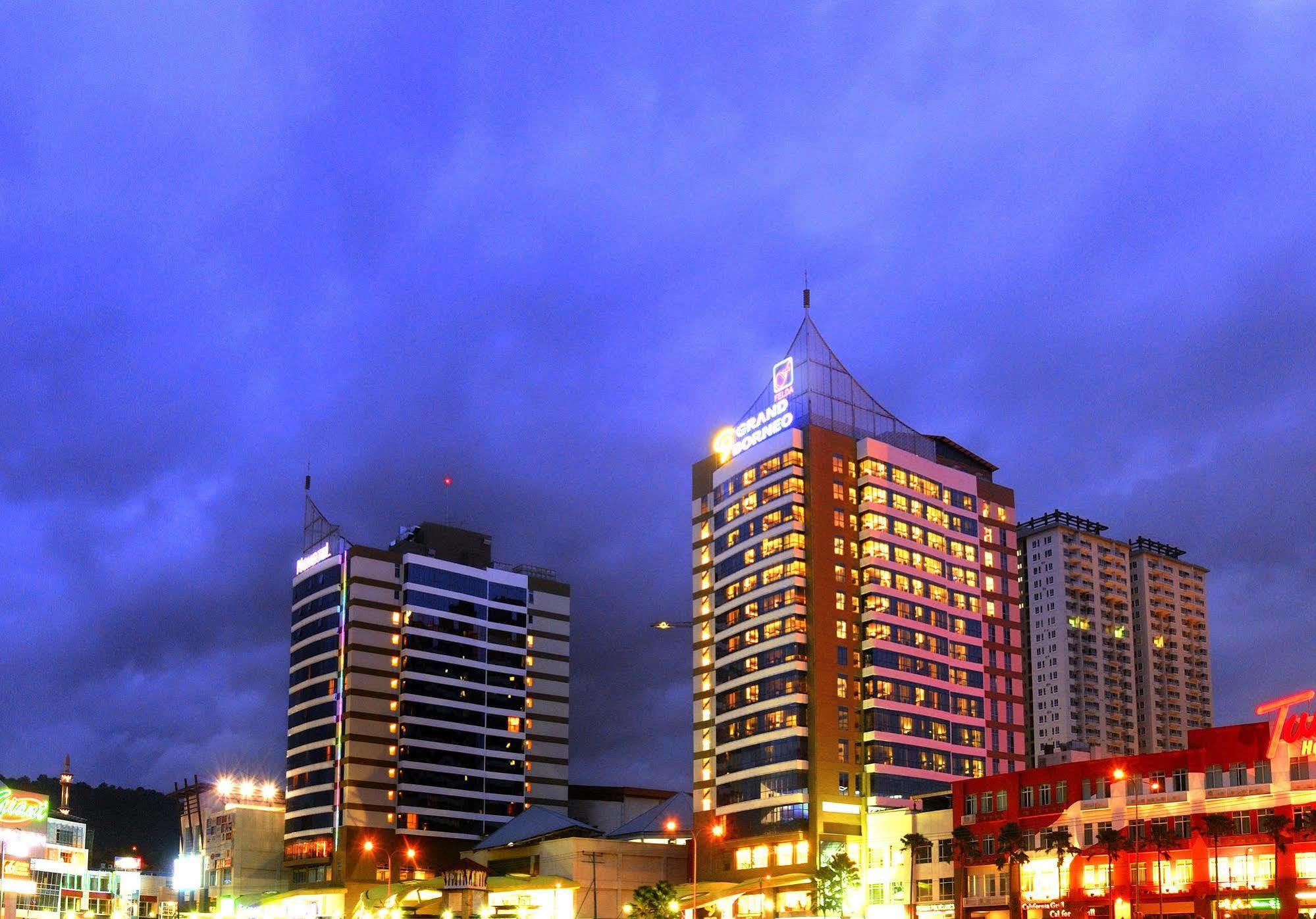 Grand Borneo Hotel Kota Kinabalu Exterior foto